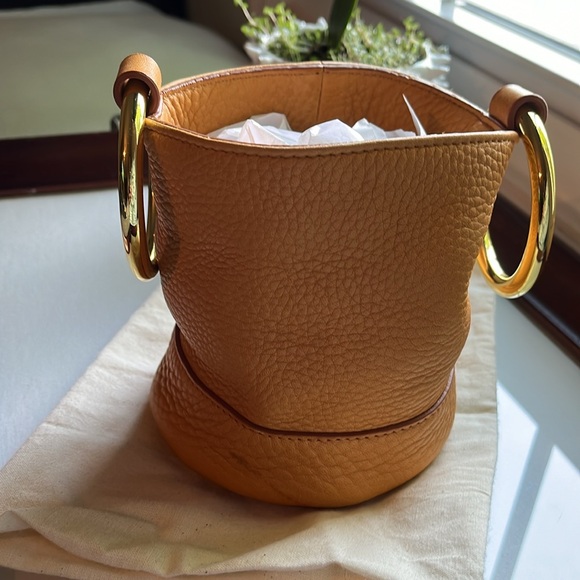 SIMON MILLER - Picture 3 of 8